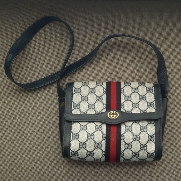 Authentic Vintage Gucci Shoulder Clutch Bag - Picture 2 of 9